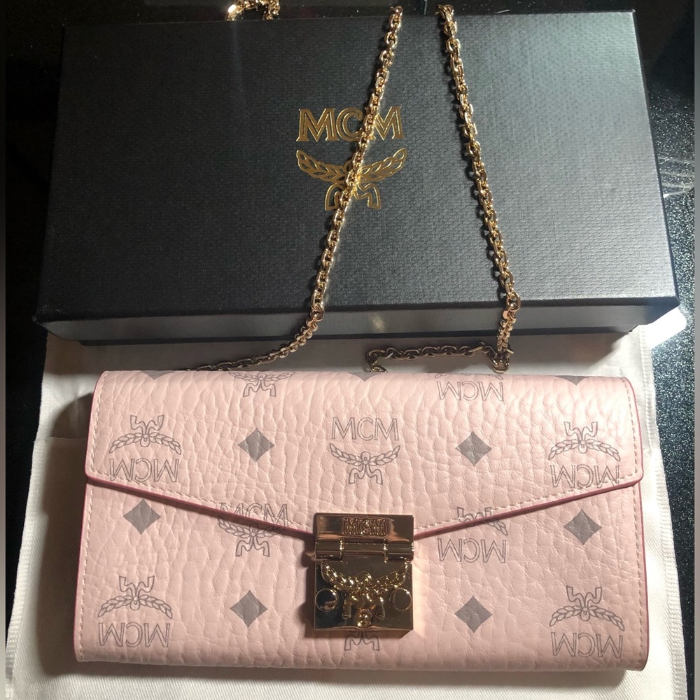 MCM Patricia Large Visetos Wallet-On-Chain
